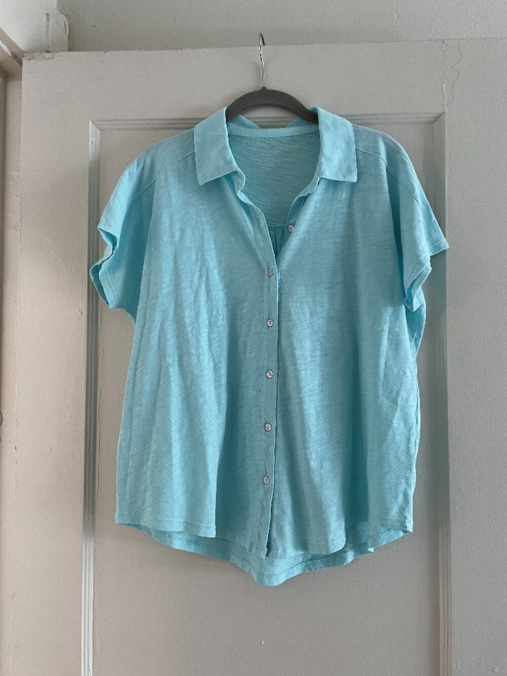 NWT Evelyn & Arthur Elliott Lauren Button Front Tee | Size M